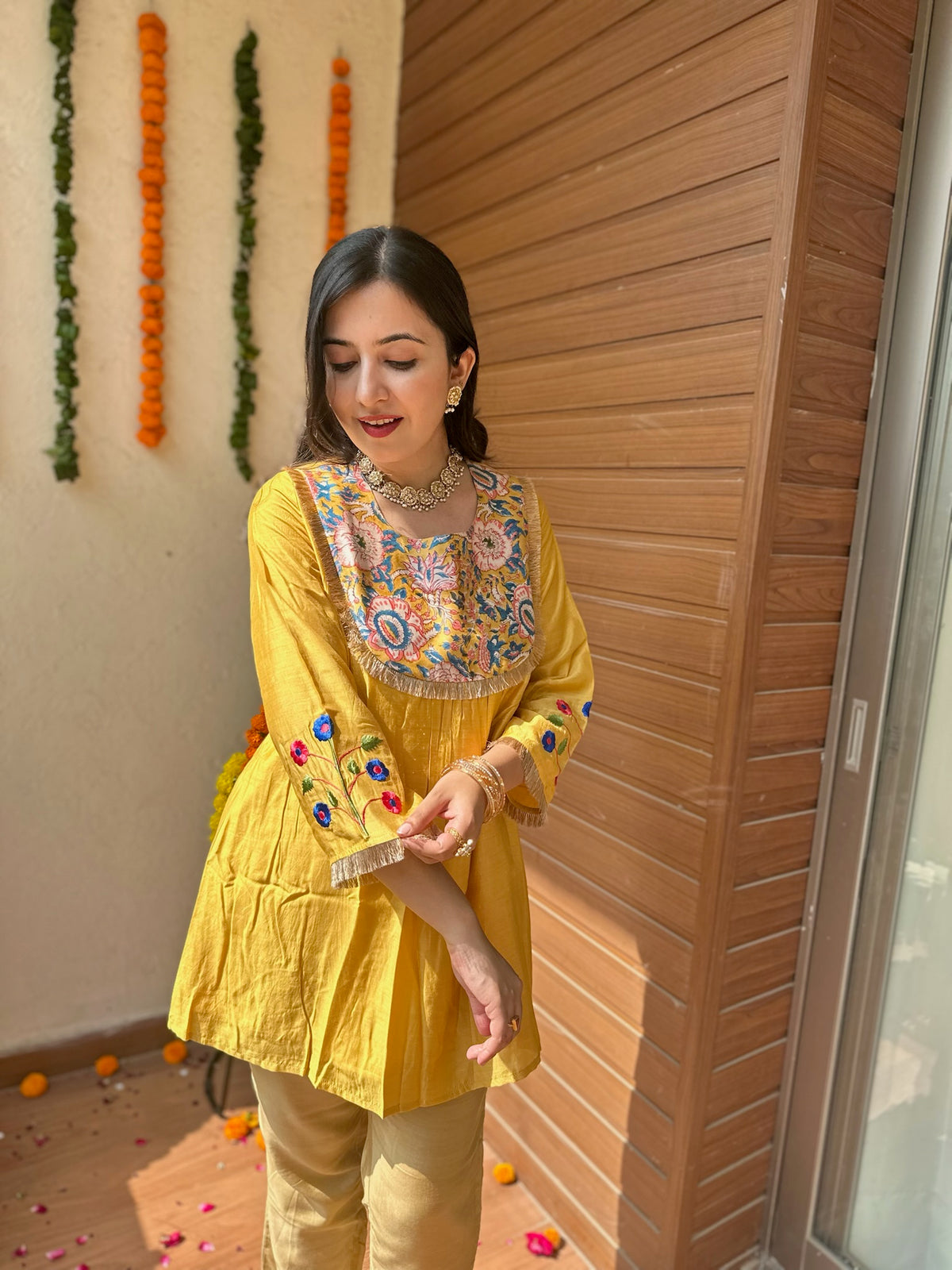 Sona Yoke Short Kurta Set