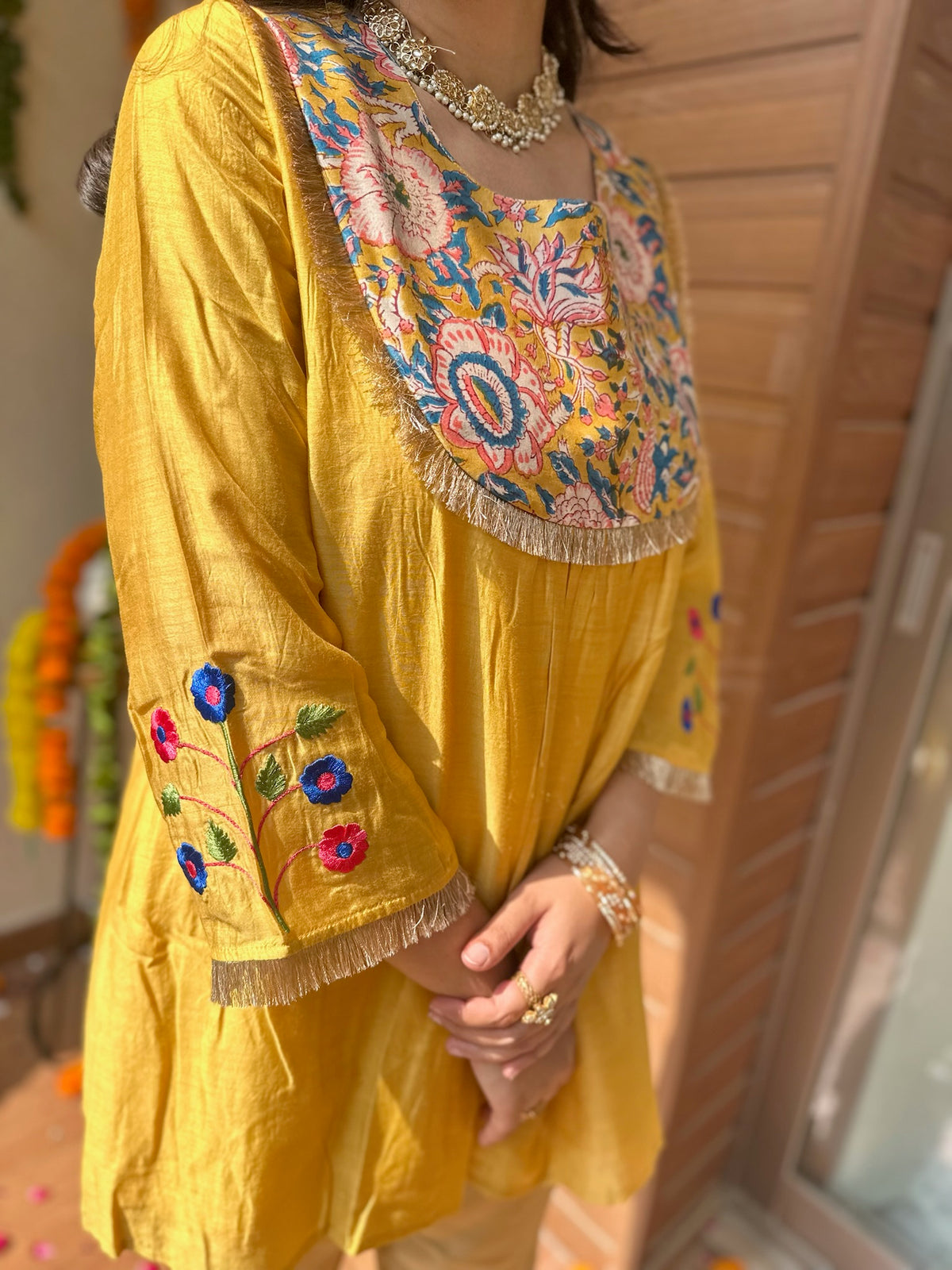 Sona Yoke Short Kurta Set