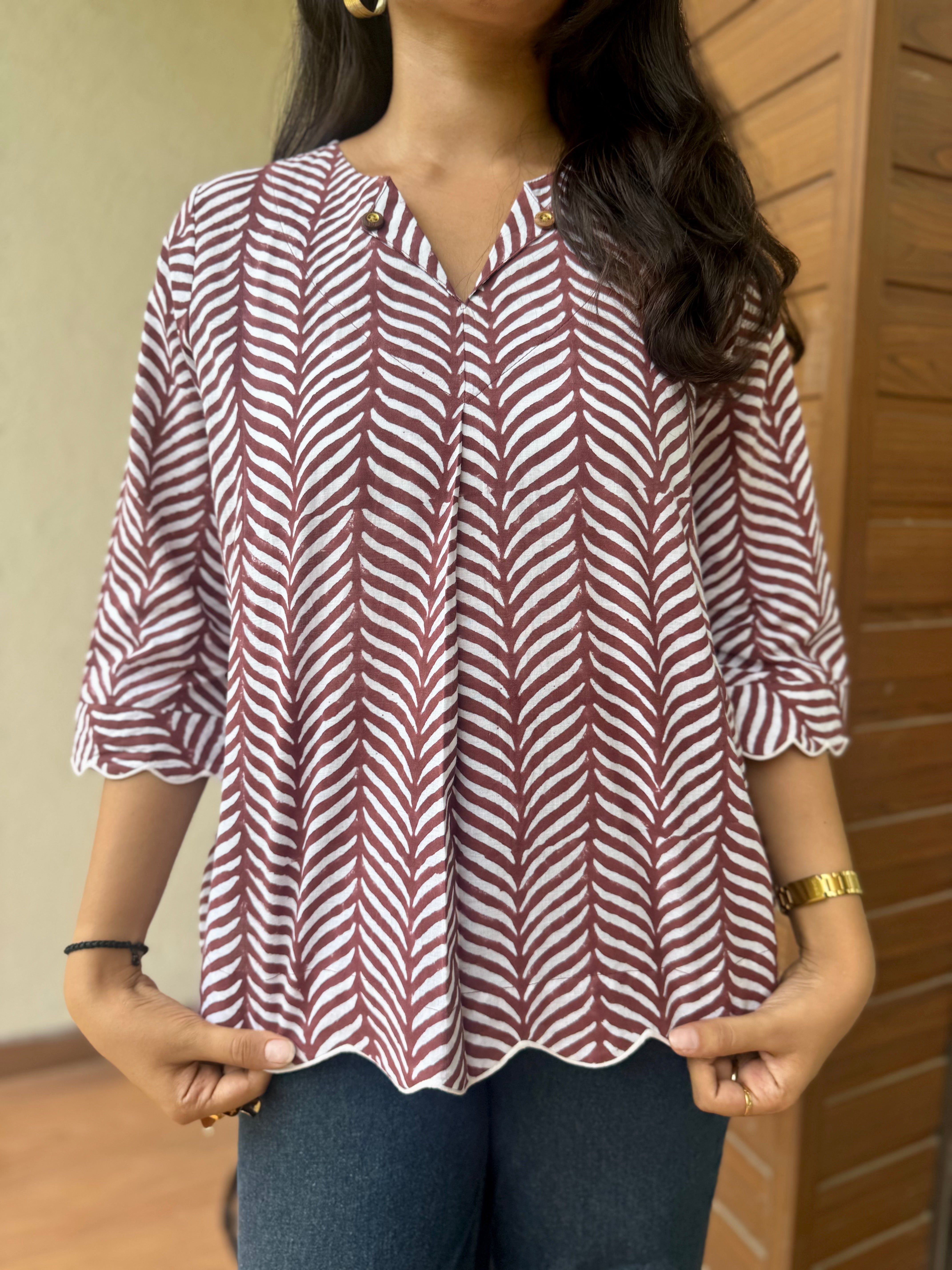 Brown Leaf Scallop Top