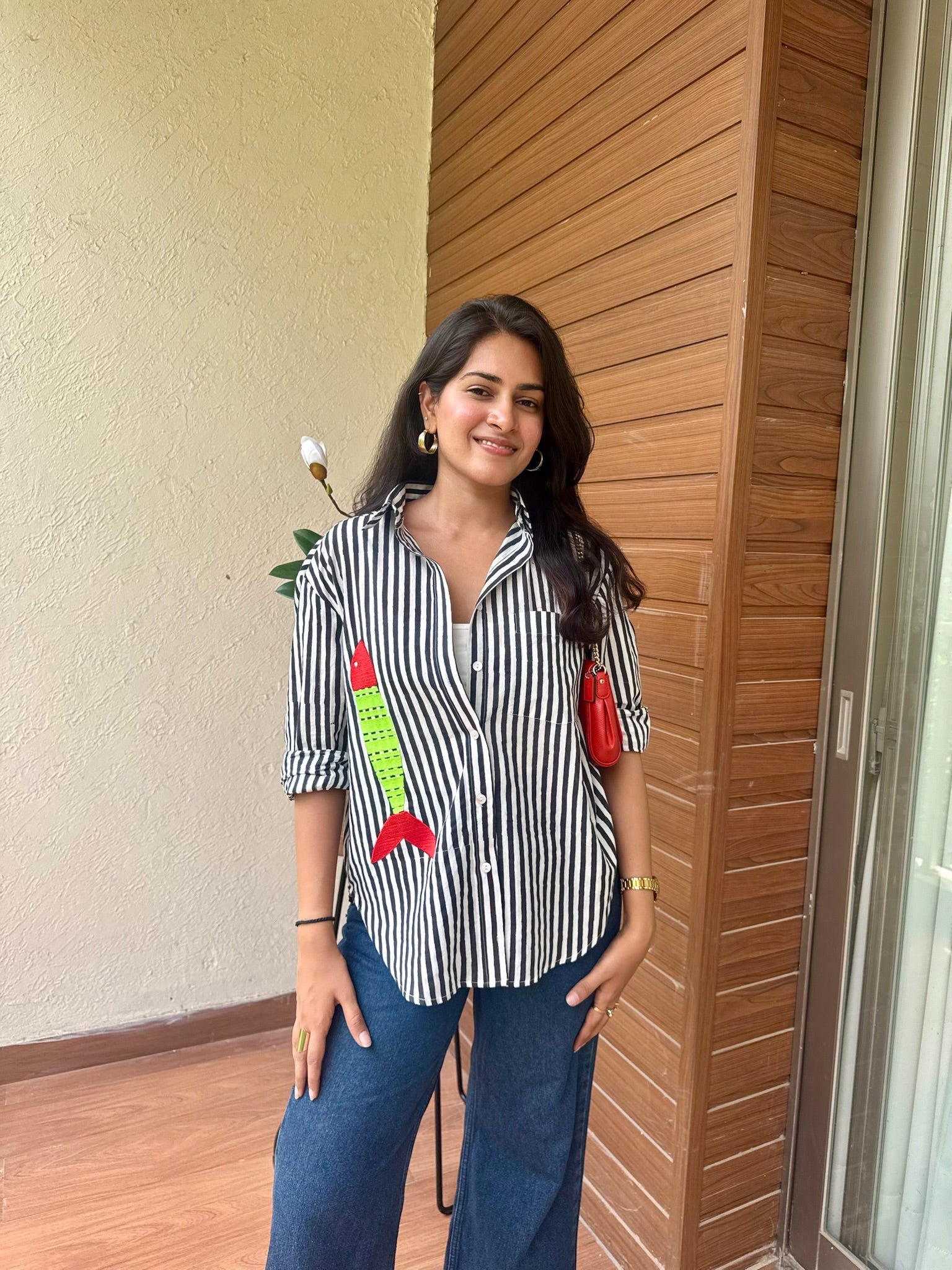 Black Green Contrast Fish Embroidery Shirt