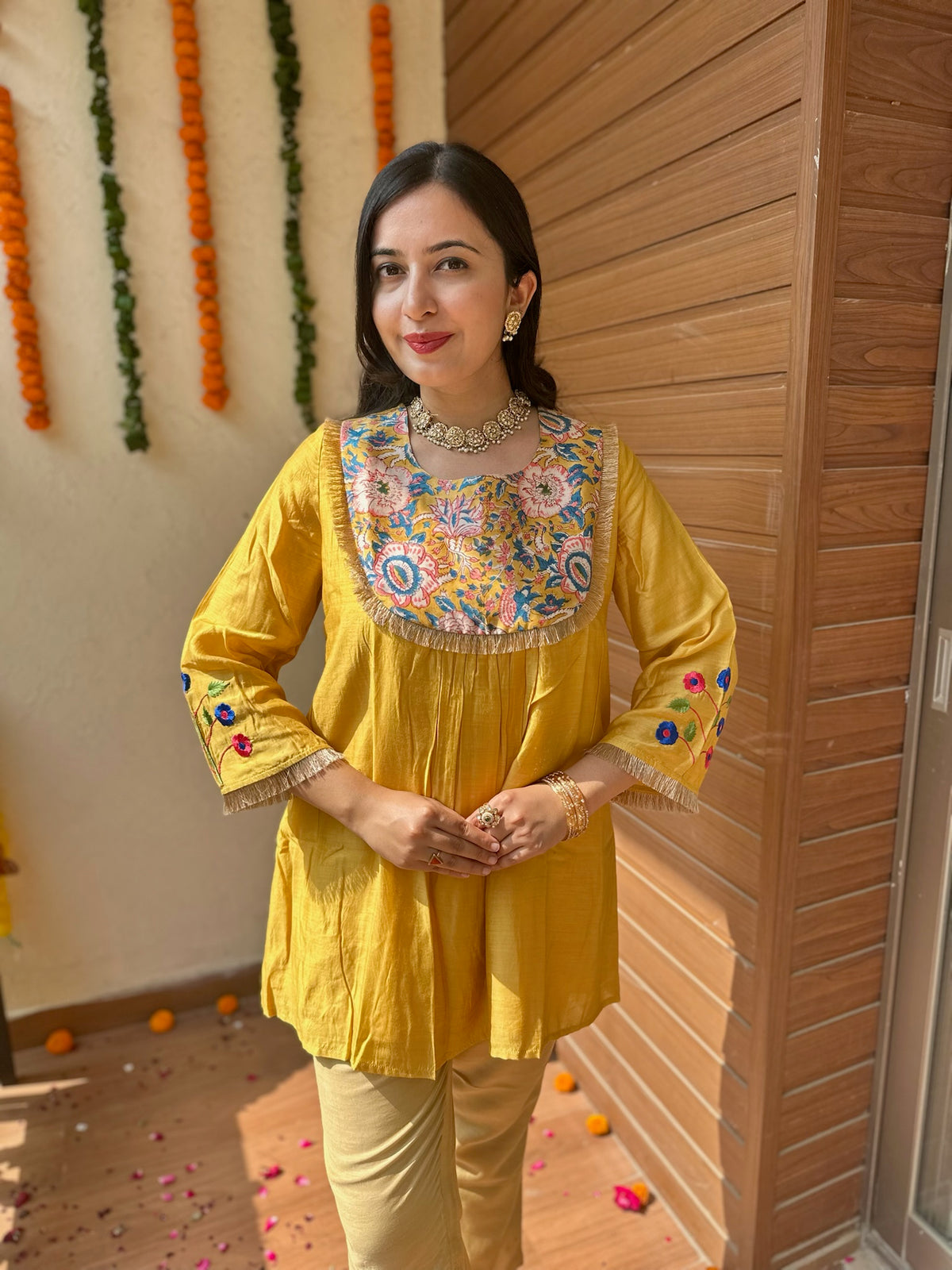 Sona Yoke Short Kurta Set
