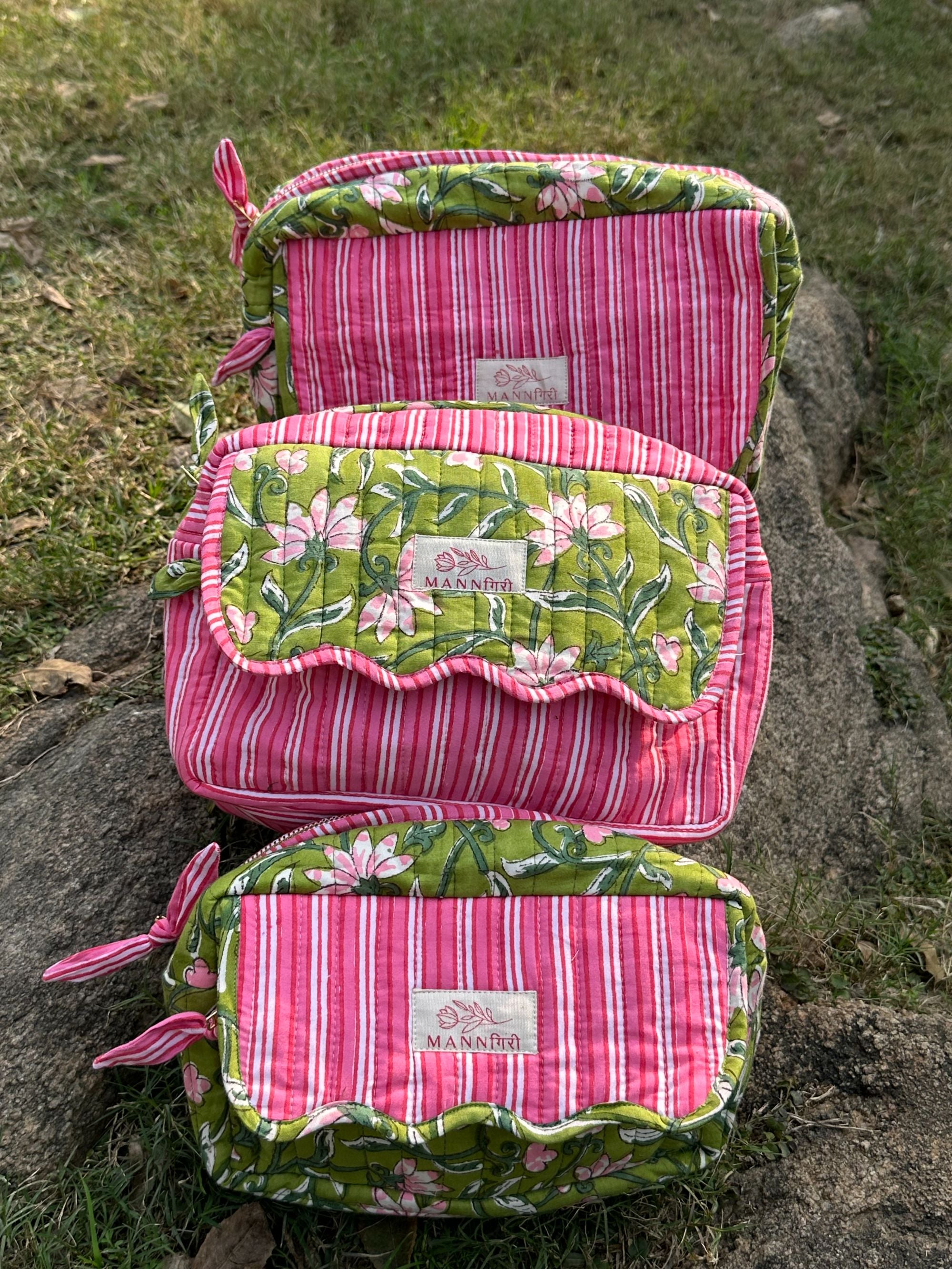 Bud Pink Essentials Bag Set