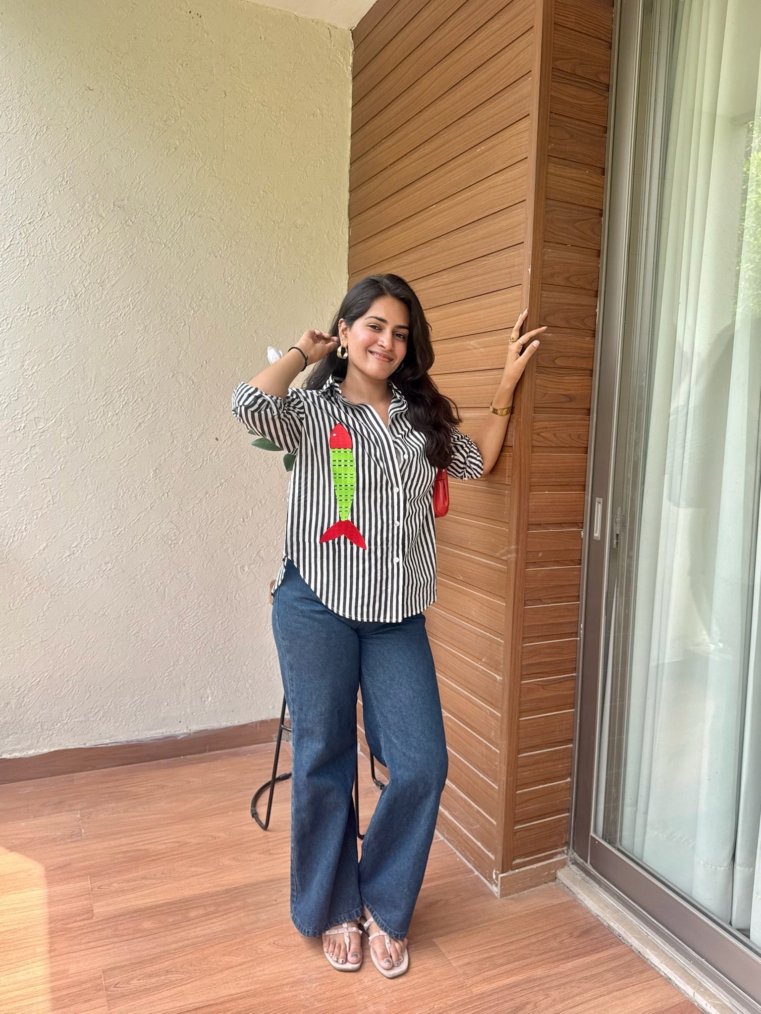 Black Green Contrast Fish Embroidery Shirt