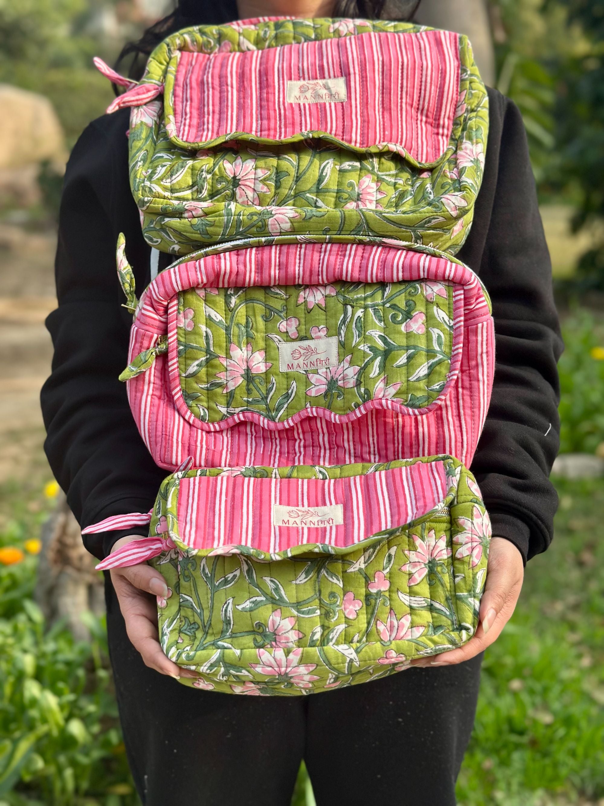 Bud Pink Essentials Bag Set