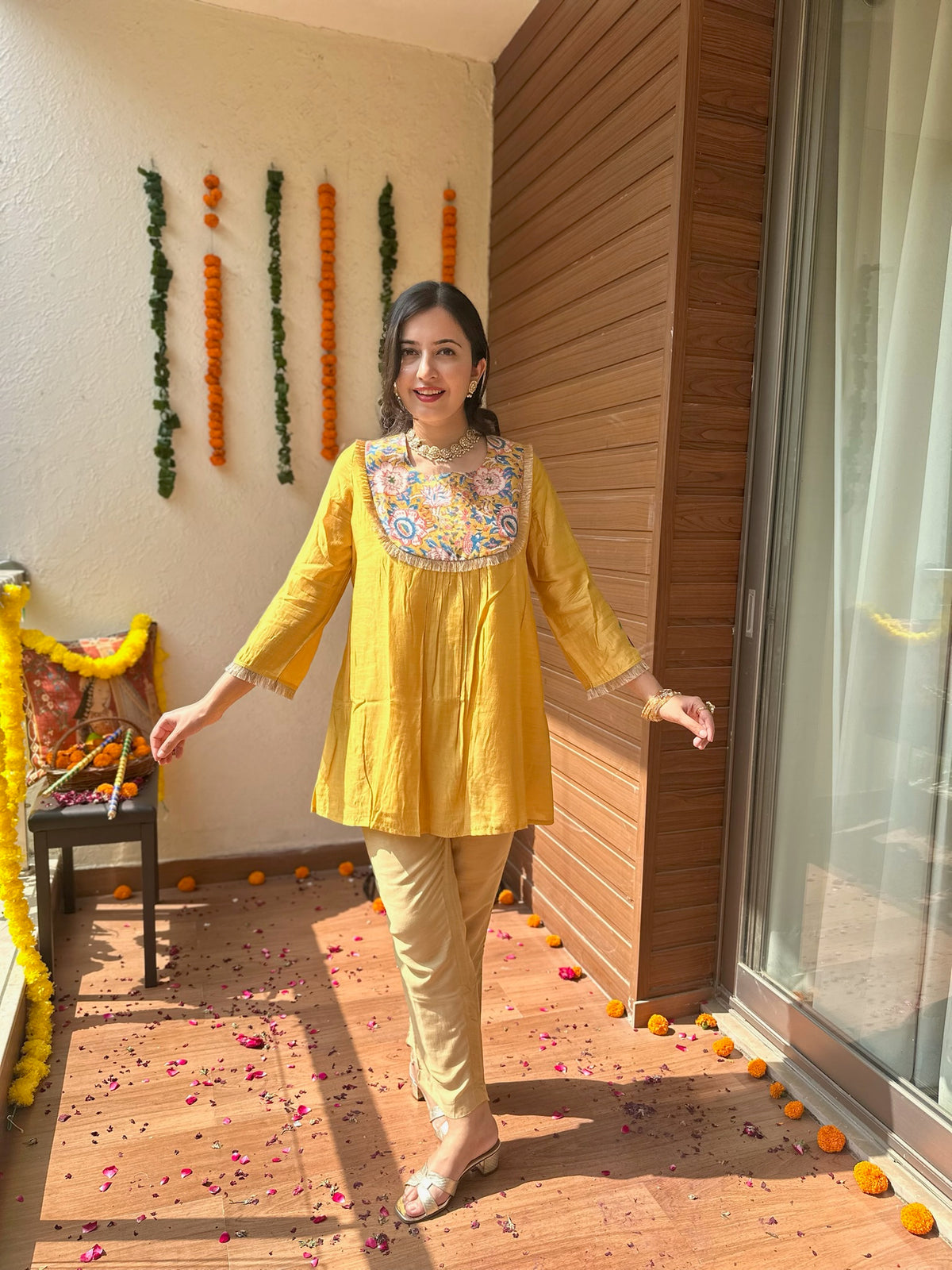 Sona Yoke Short Kurta Set