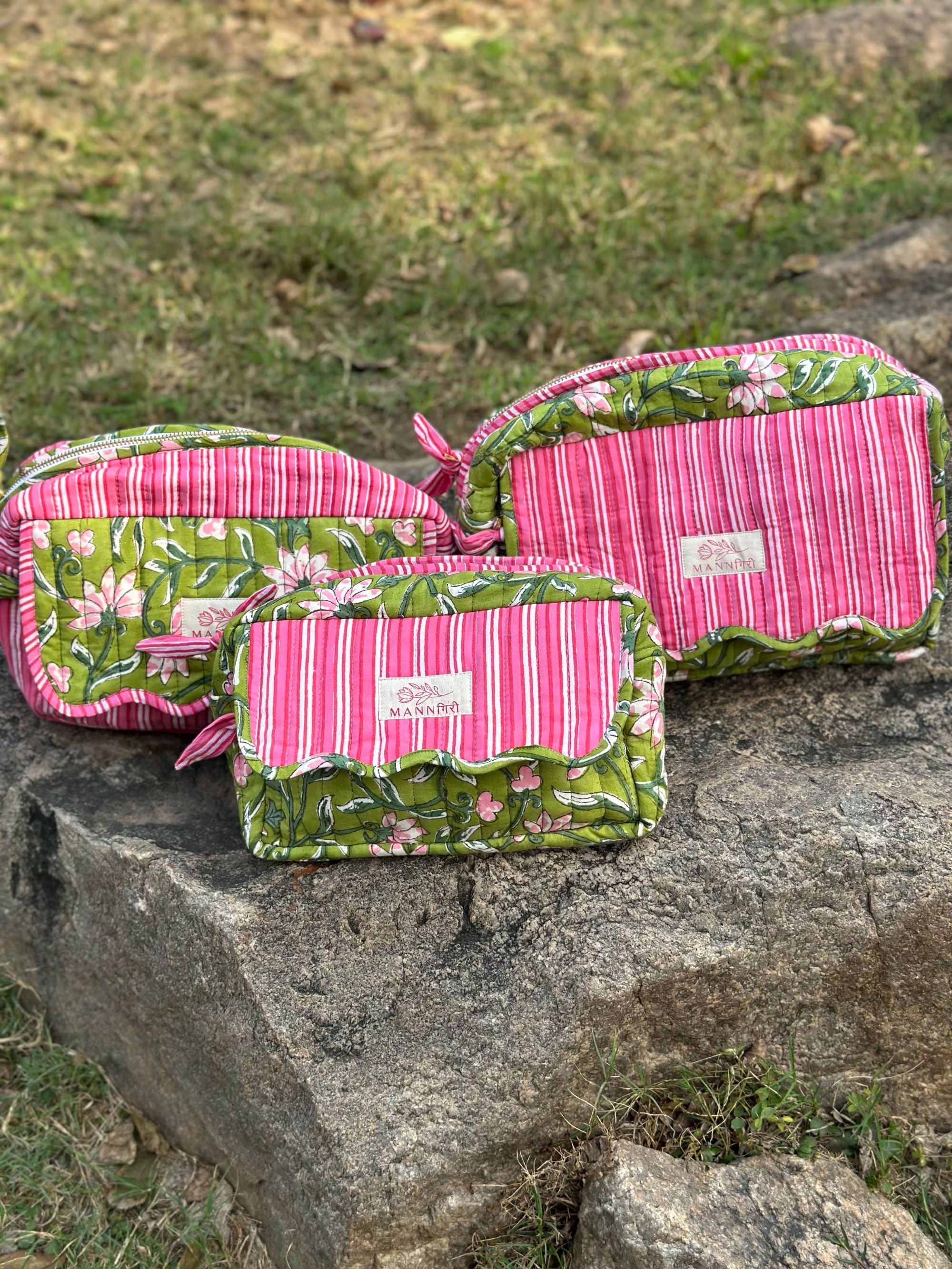 Bud Pink Essentials Bag Set