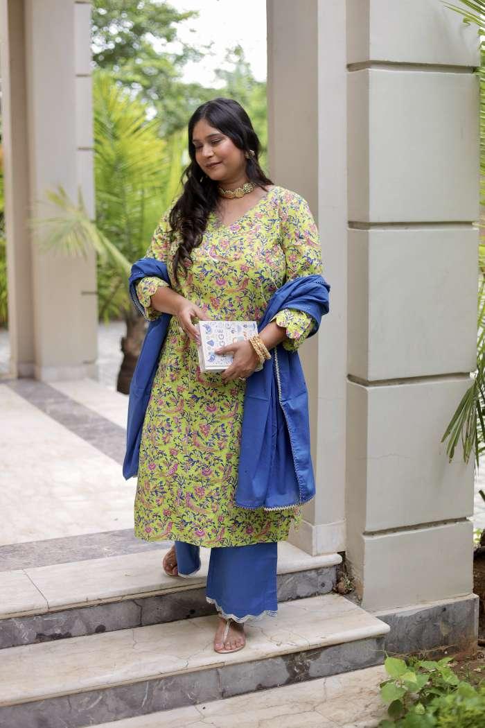 Sapphire Blue Dupatta - Mannगिरी